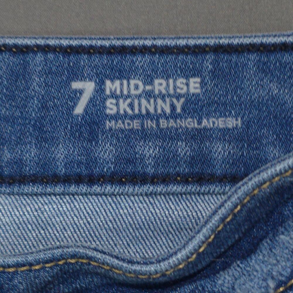 Arizona Jean Co Womens Size 7 Mid Rise Skinny Distressed Ripped Denim Jeans - Picture 6 of 12